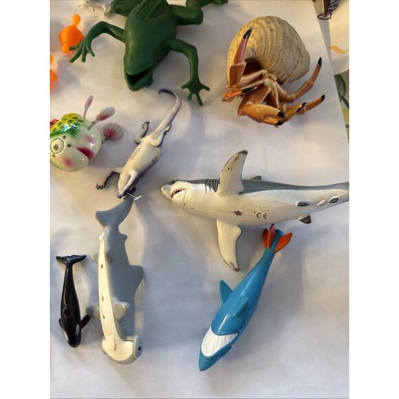 74 Lot mini Animal Toys Sharks Crab Frogs Turtles Farm Safari Fish Cats Dogs - Picture 9 of 16